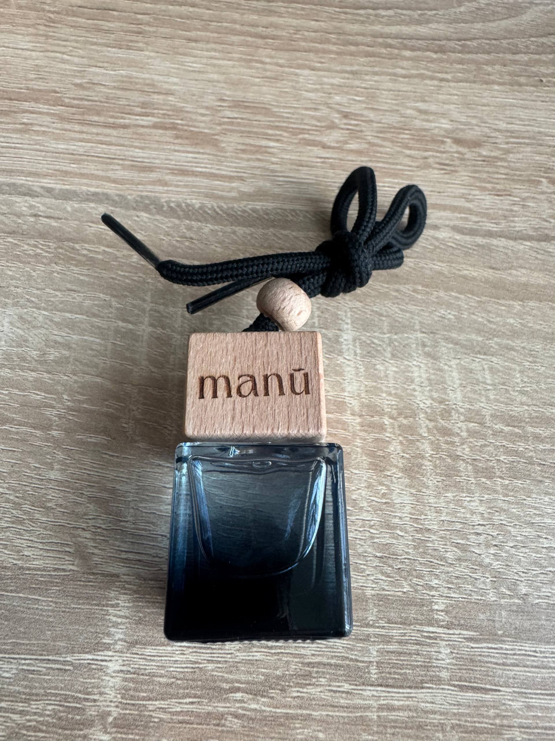 Hanging glass car diffuser with a wooden cap